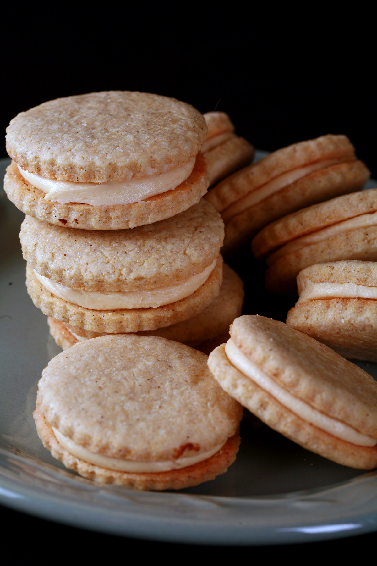 A plate of gluten free vanilla sandwich cookies.