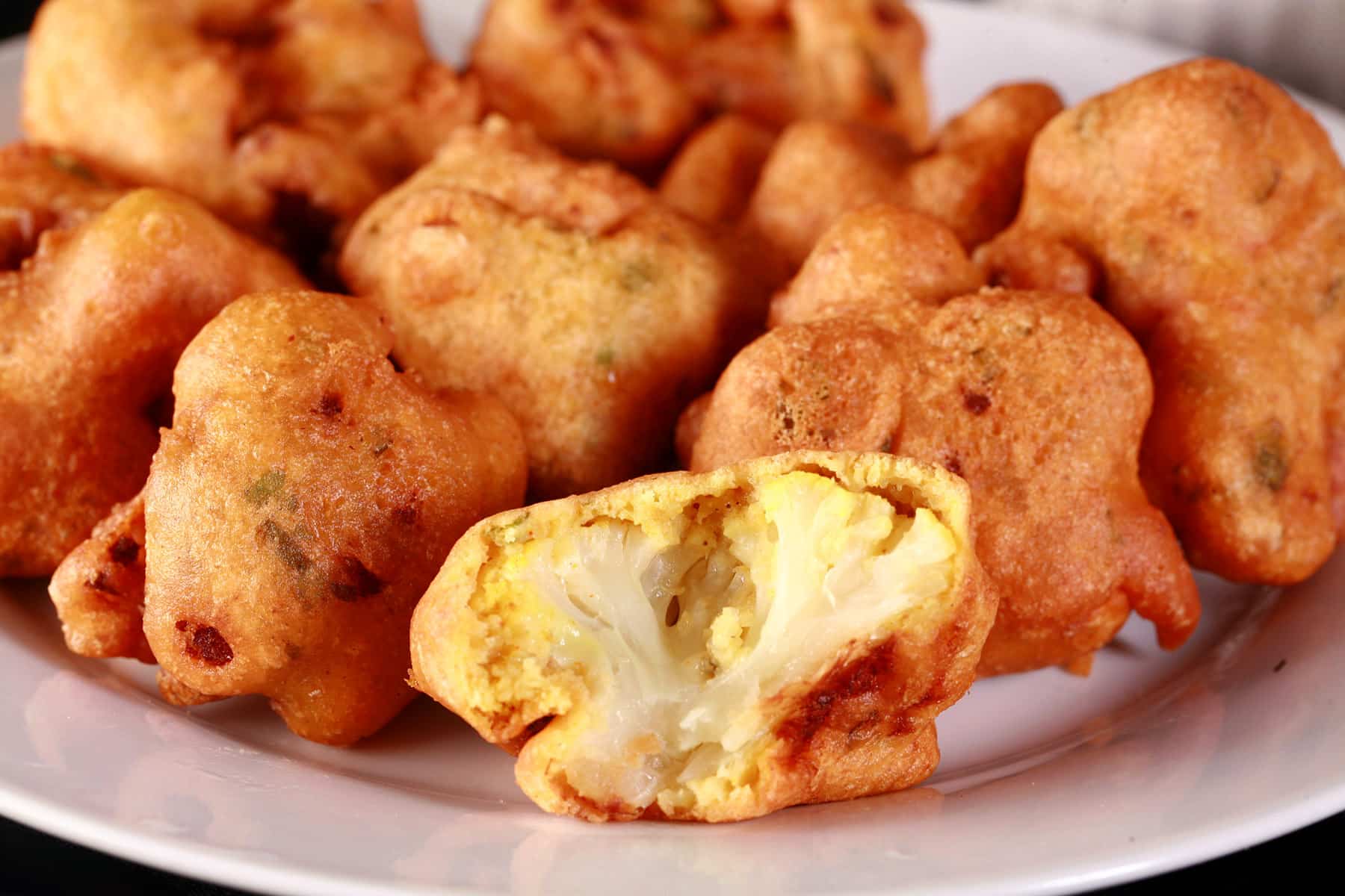 A plate of gobi pakora.